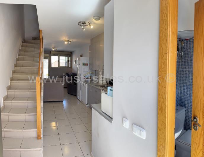 Image No.2-2 Bed Townhouse for sale