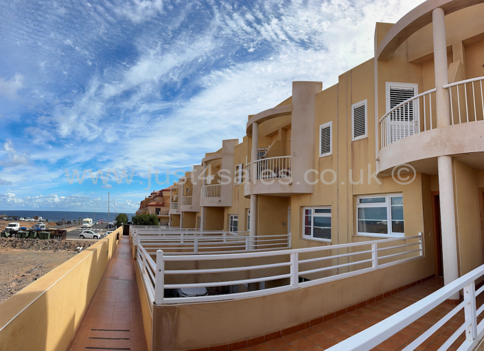 Image No.1-3 Bed Townhouse for sale