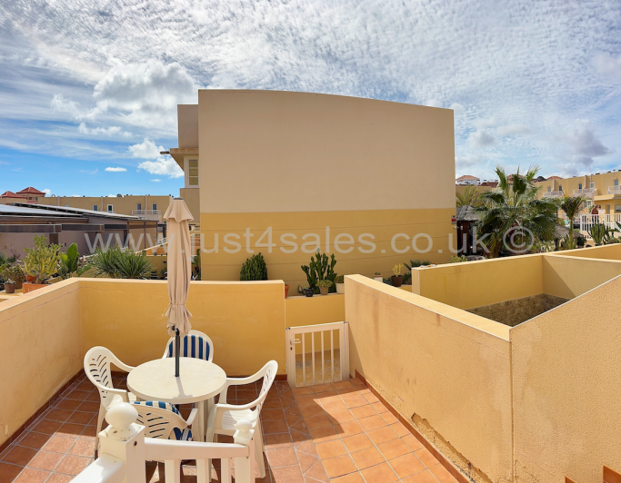 Image No.11-3 Bed Townhouse for sale