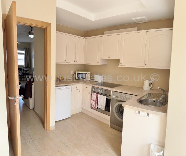 Image No.8-3 Bed Townhouse for sale