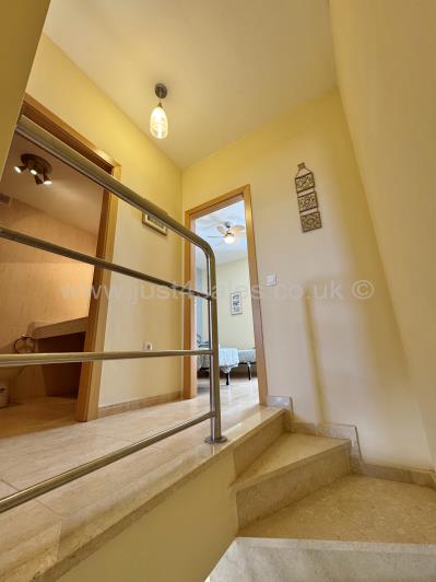 Image No.14-3 Bed Townhouse for sale