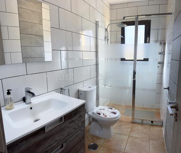 Image No.17-3 Bed Villa for sale