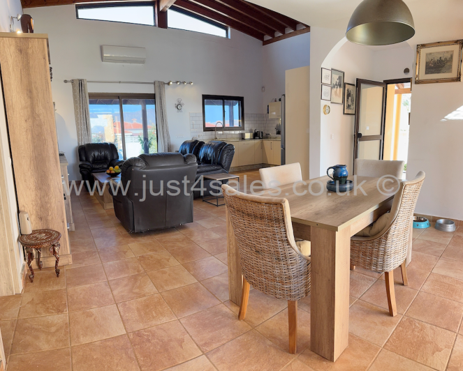 Image No.5-3 Bed Villa for sale