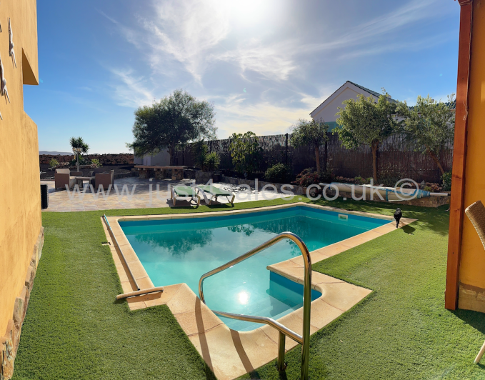 Image No.11-3 Bed Villa for sale