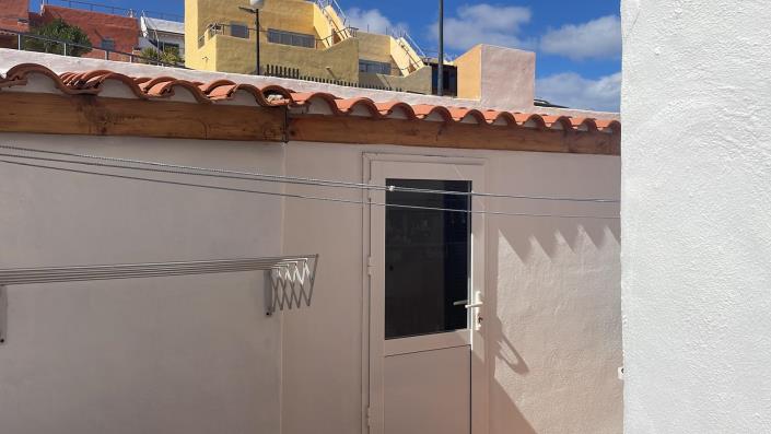 Image No.18-2 Bed Townhouse for sale