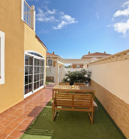 Image No.12-3 Bed Townhouse for sale