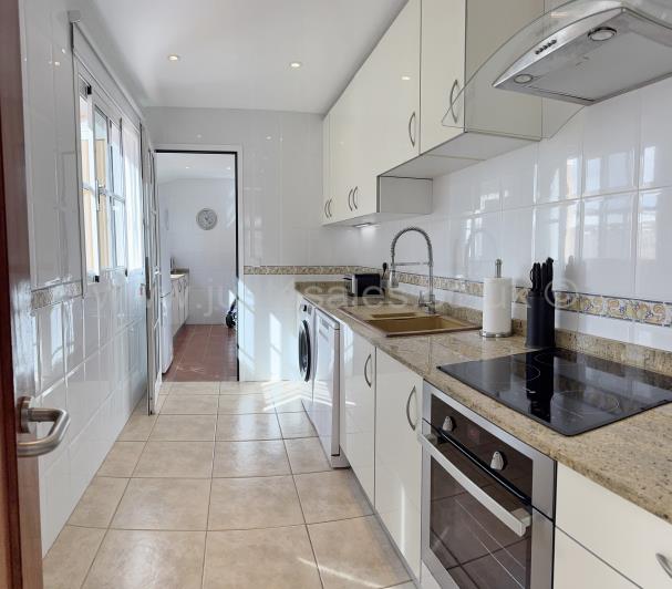 Image No.18-3 Bed Townhouse for sale