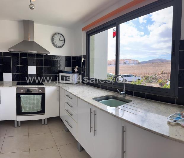 Image No.8-3 Bed Townhouse for sale