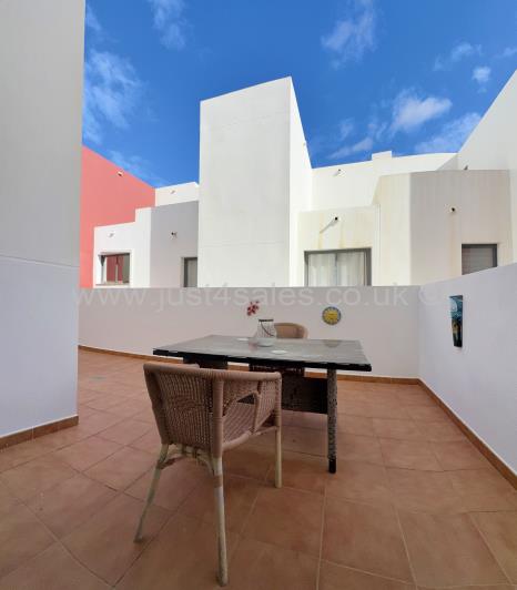 Image No.21-3 Bed Townhouse for sale