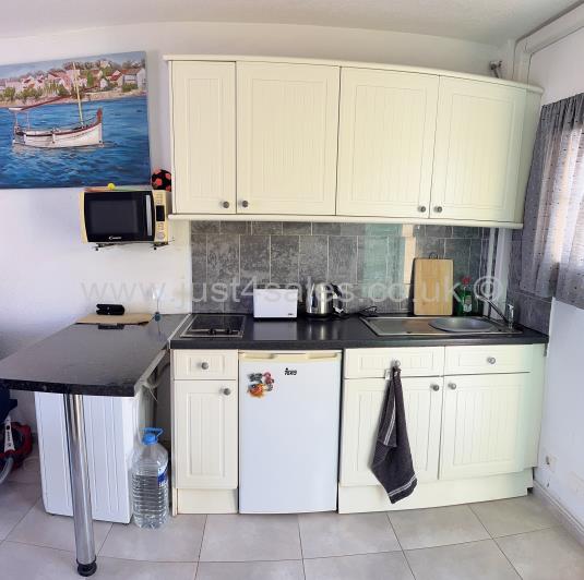 Image No.4-Studio for sale