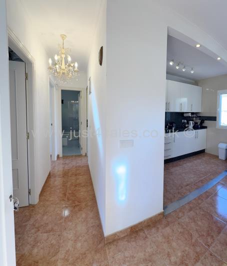 Image No.2-2 Bed Bungalow for sale