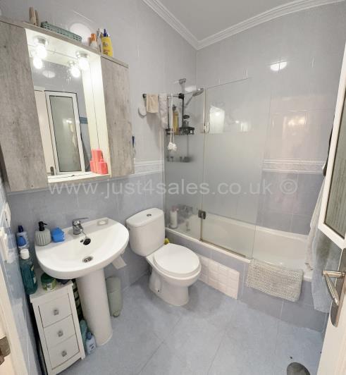 Image No.12-2 Bed Bungalow for sale