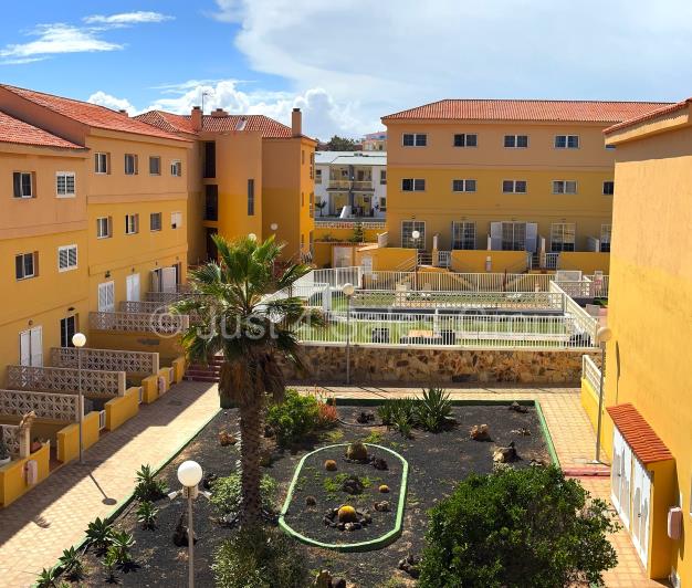 Image No.19-3 Bed Townhouse for sale