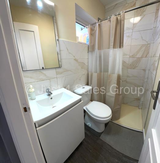 Image No.20-3 Bed Townhouse for sale