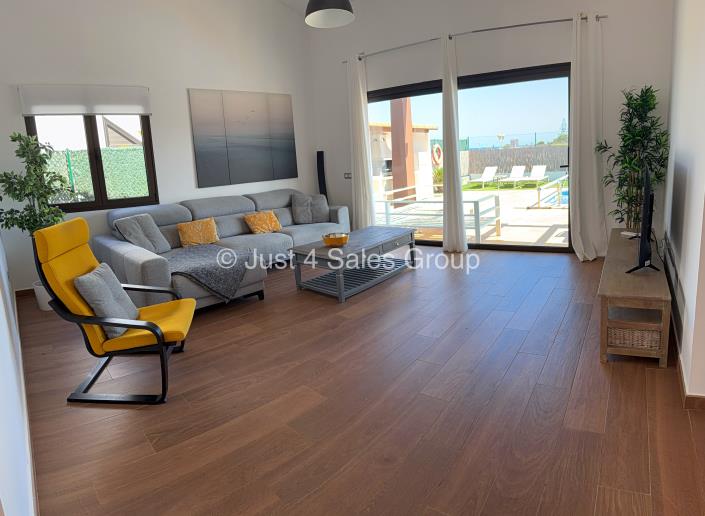 Image No.7-3 Bed Villa for sale