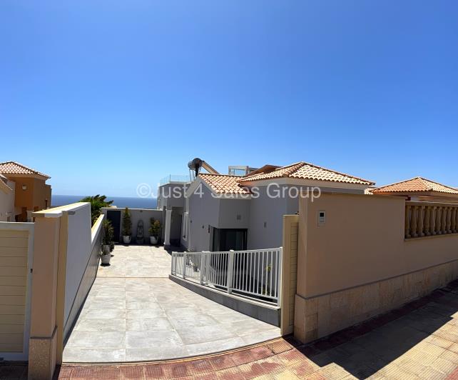 Image No.2-4 Bed Villa for sale