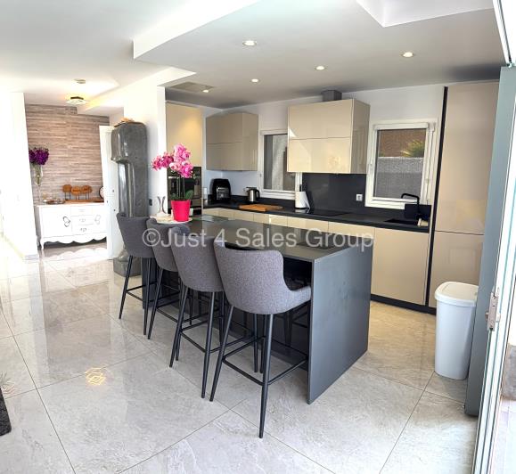 Image No.7-4 Bed Villa for sale