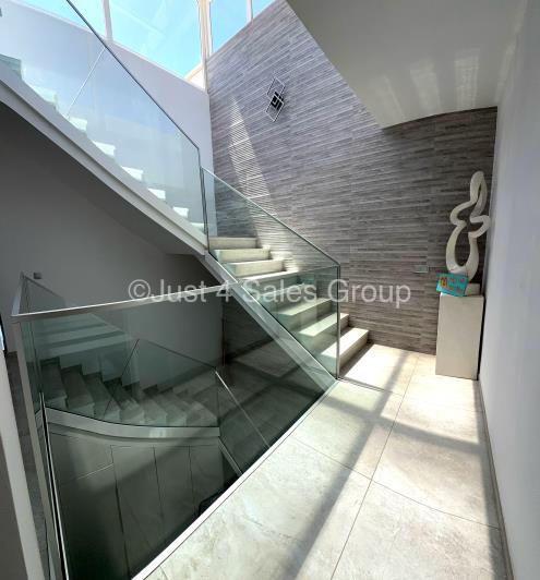 Image No.23-4 Bed Villa for sale