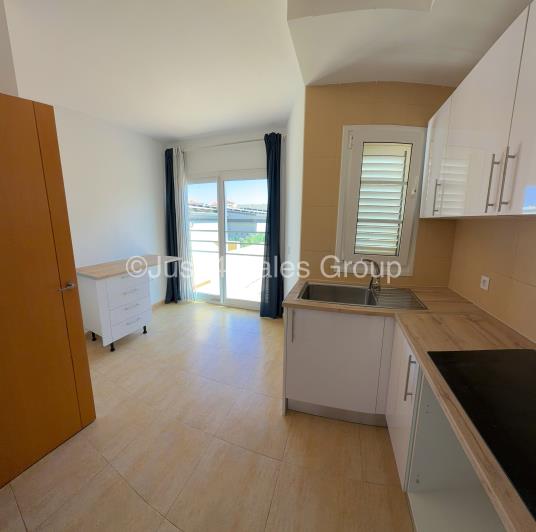 Image No.4-3 Bed Townhouse for sale