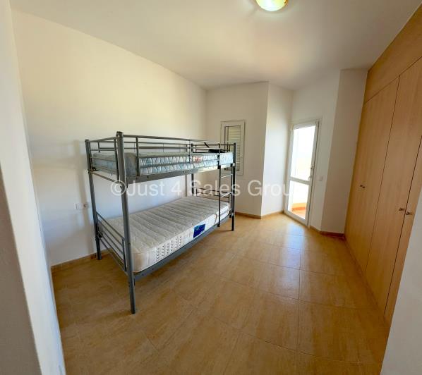 Image No.12-3 Bed Townhouse for sale