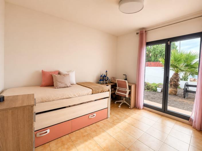 Image No.10-3 Bed Townhouse for sale