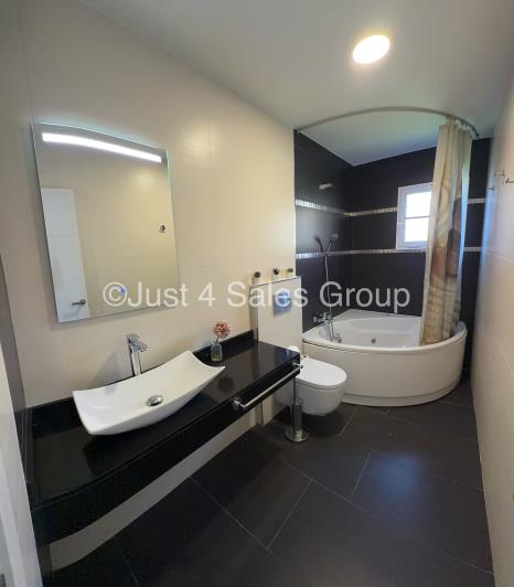 Image No.11-3 Bed Villa for sale