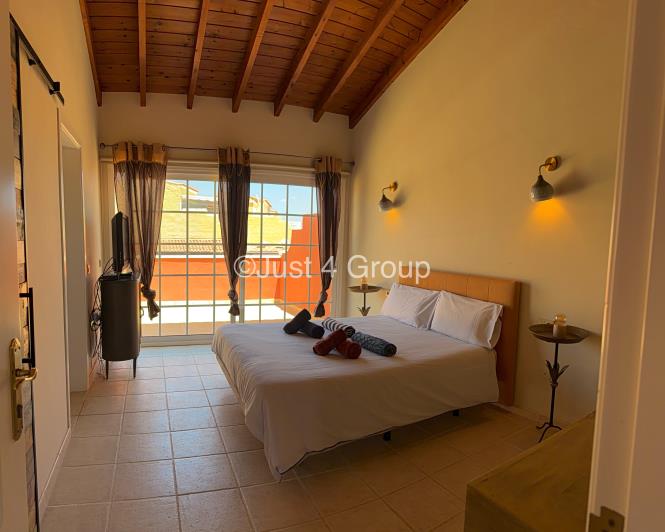 Image No.20-2 Bed Townhouse for sale