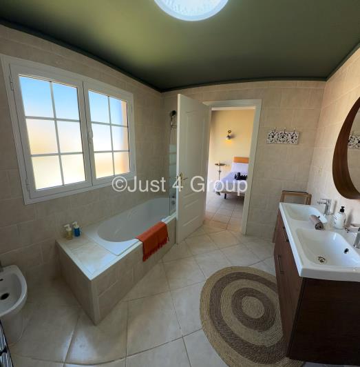 Image No.27-2 Bed Townhouse for sale