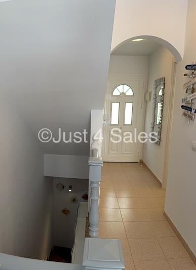 Image No.21-2 Bed Townhouse for sale