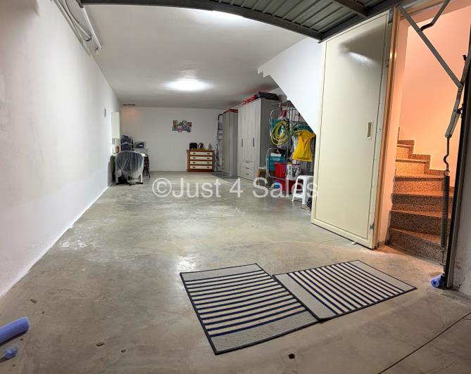 Image No.23-2 Bed Townhouse for sale