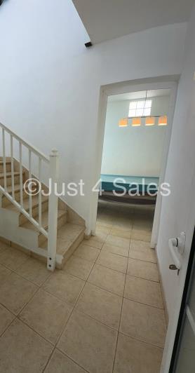 Image No.12-3 Bed Townhouse for sale