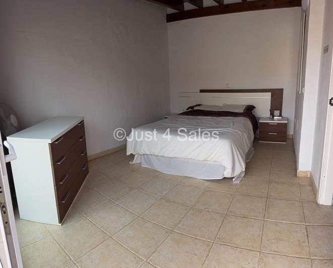 Image No.19-3 Bed Townhouse for sale