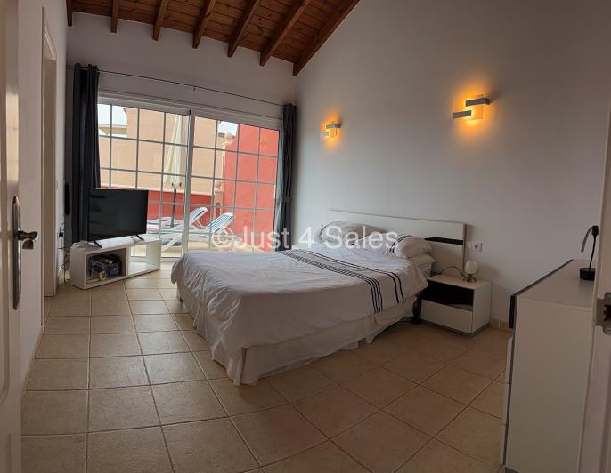 Image No.15-3 Bed Townhouse for sale