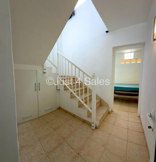 Image No.11-3 Bed Townhouse for sale