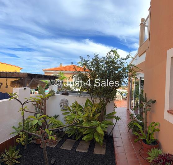 Image No.6-2 Bed Townhouse for sale