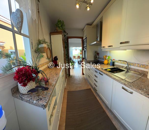 Image No.14-2 Bed Townhouse for sale