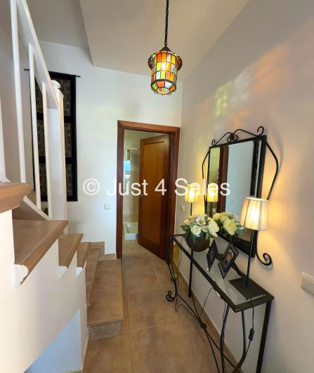 Image No.26-2 Bed Townhouse for sale