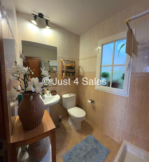 Image No.27-2 Bed Townhouse for sale