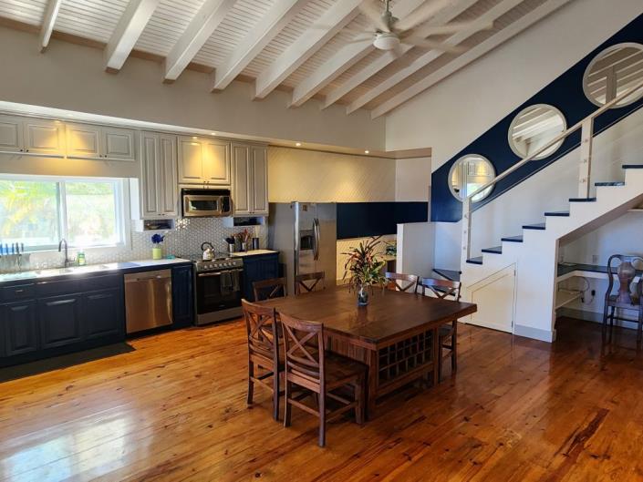 Image No.9-6 Bed House for sale