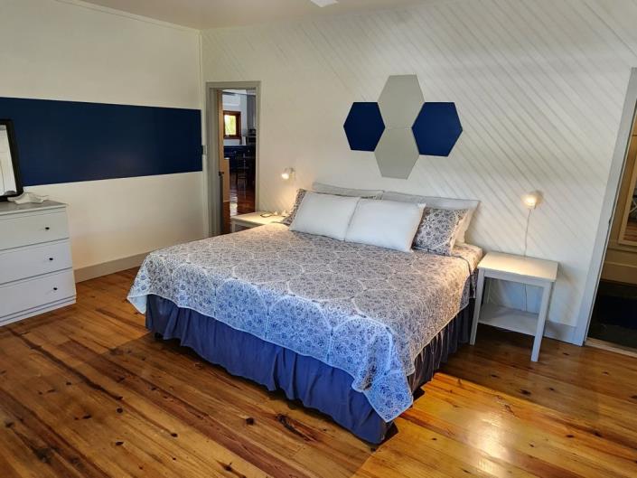 Image No.18-6 Bed House for sale