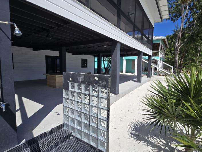 Image No.12-2 Bed House for sale