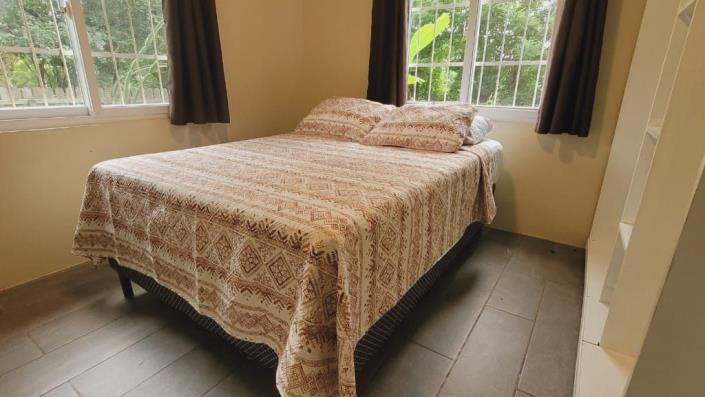 Image No.9-2 Bed House for sale