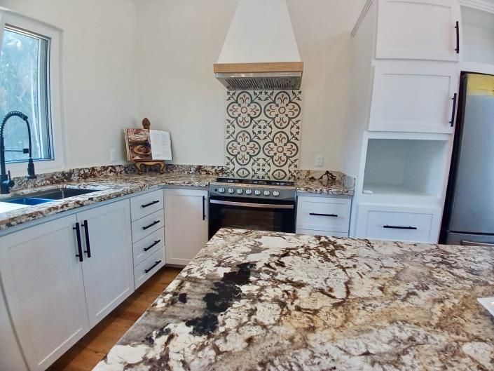 Image No.5-2 Bed House for sale