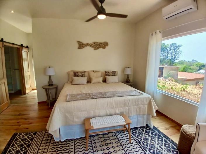 Image No.12-2 Bed House for sale