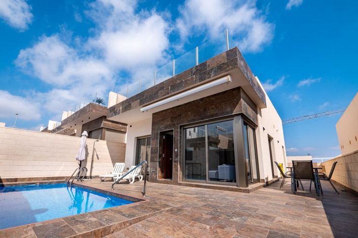 Image No.1-Villa de 3 chambres à vendre à Orihuela Costa