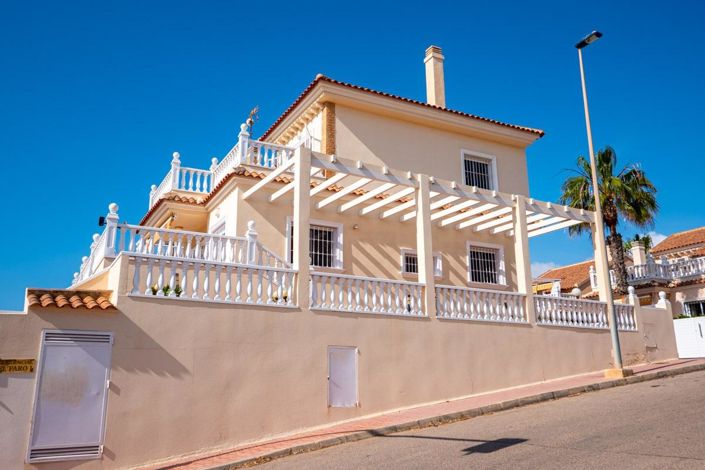 Image No.1-Villa de 5 chambres à vendre à Torrevieja