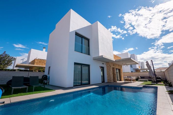 Image No.1-6 Bed Villa for sale