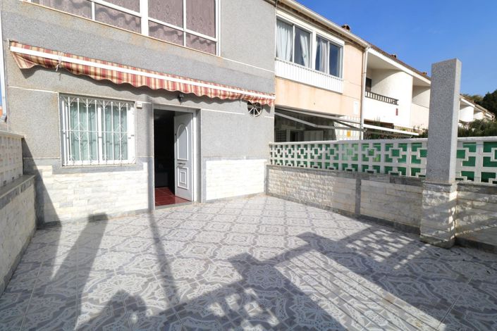 Image No.1-4 Bed Property for sale