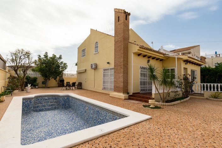 Image No.1-Villa de 4 chambres à vendre à Orihuela Costa