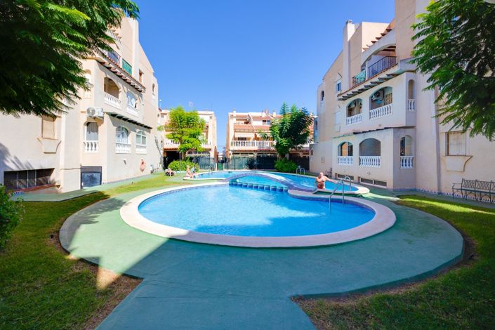 Image No.1-Appartement de 2 chambres à vendre à Torrevieja